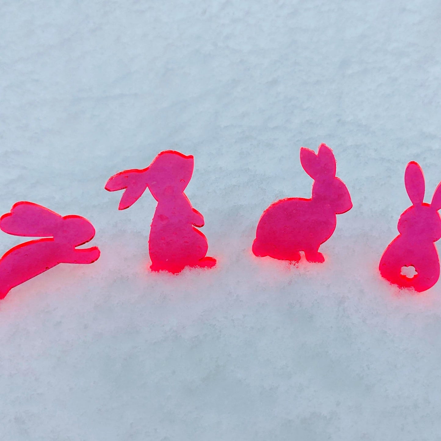 4er Set Hasen Stecker aus hochwertigem floureszierenden Acrylglas für Kuchen, Muffin oder Blumenbeet