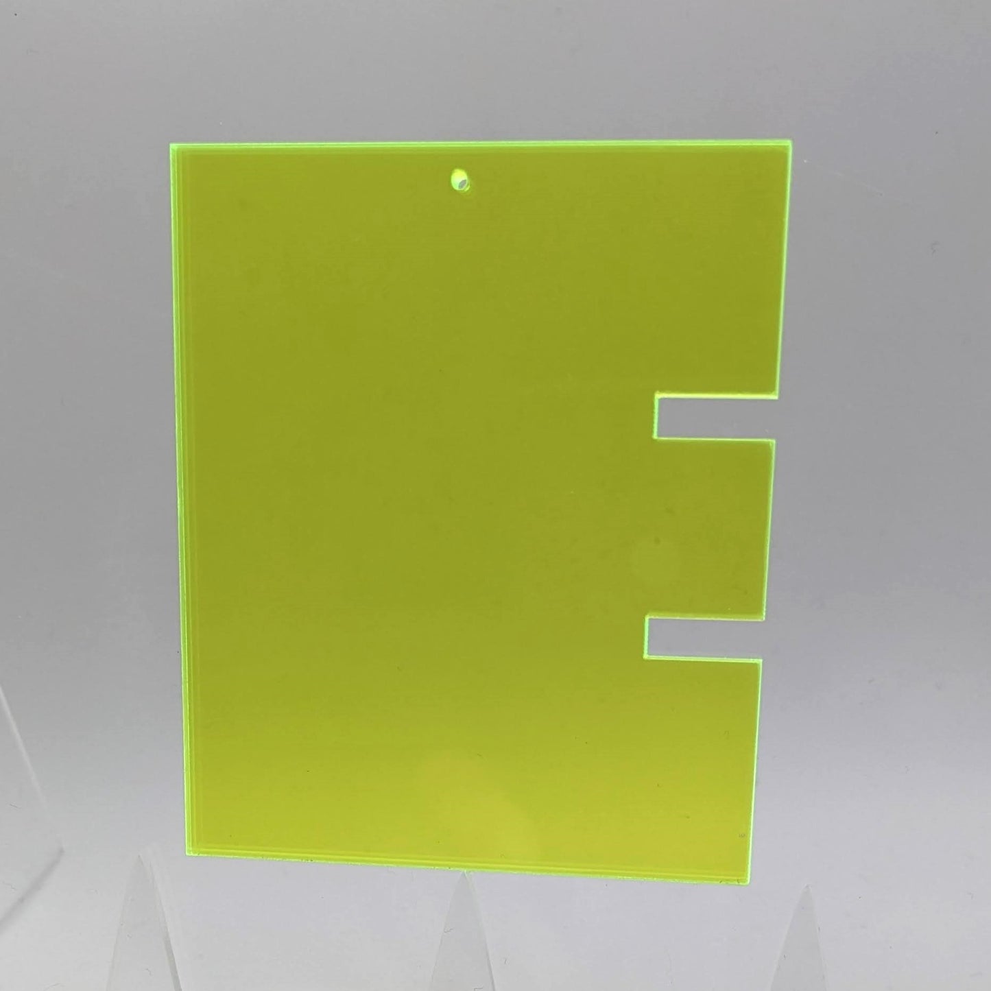 Acrylbuchstaben (6,7 cm x 8 cm) –Fluoreszierende oder neutrale Farben