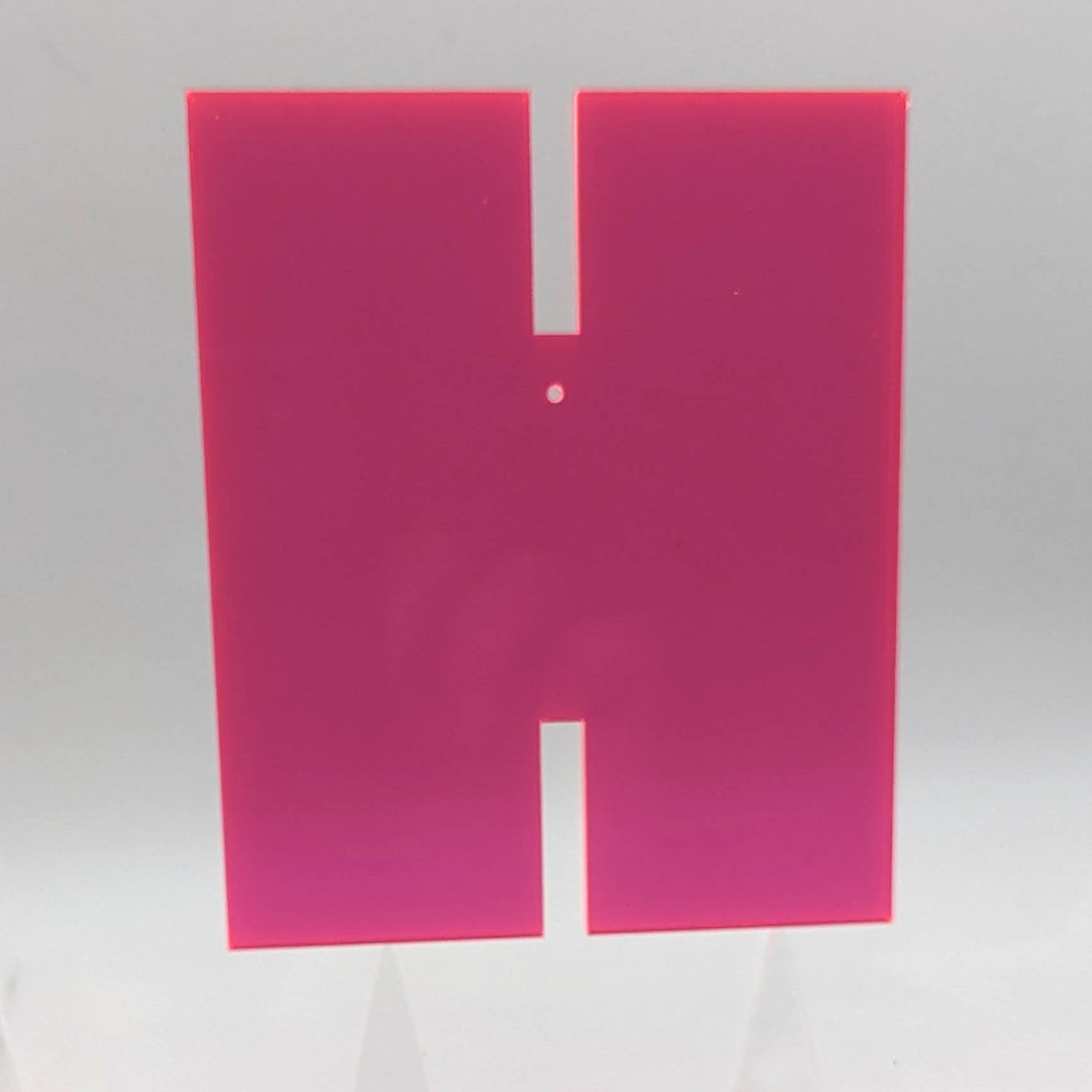 Acrylbuchstaben (6,7 cm x 8 cm) –Fluoreszierende oder neutrale Farben