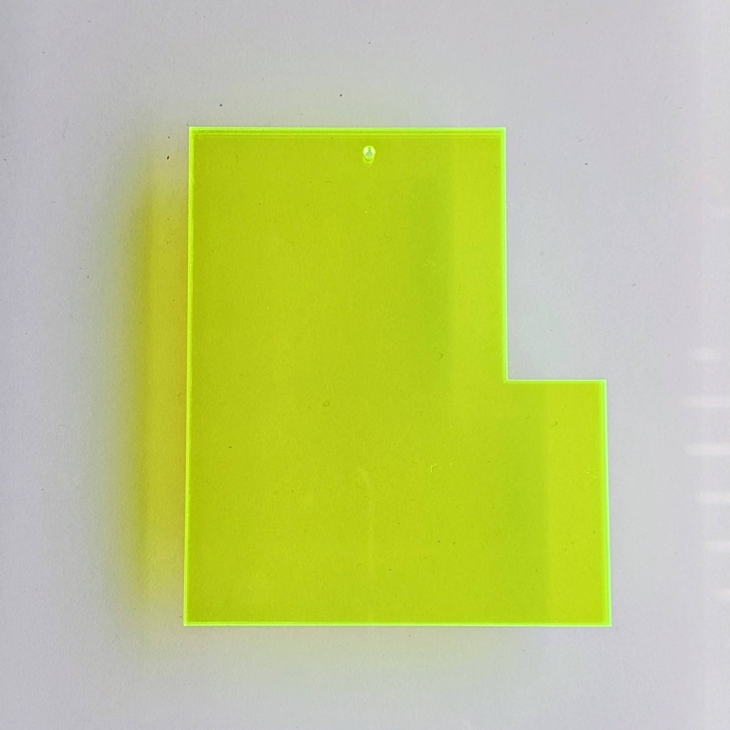 Acrylbuchstaben (6,7 cm x 8 cm) –Fluoreszierende oder neutrale Farben