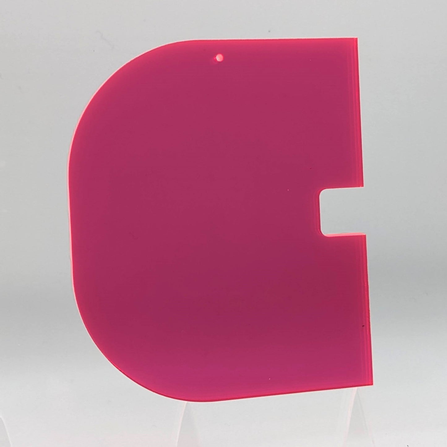 Acrylbuchstaben (6,7 cm x 8 cm) –Fluoreszierende oder neutrale Farben